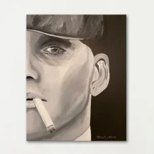 תומי מעשן סיגריה